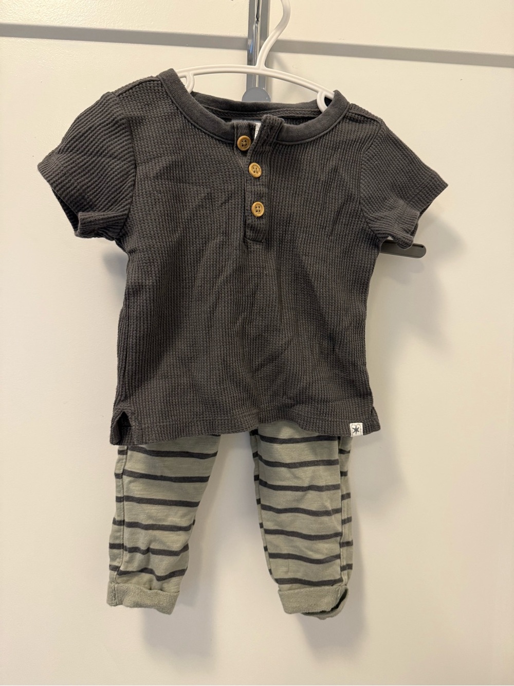 Modern Moments Gray Baby Outfit - 3-6M